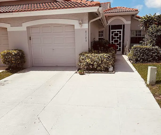 8108 Summer Shores Dr — Photo 2