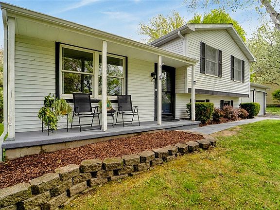 3rd image of 68 Paddock Dr