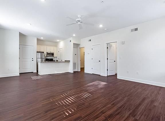 3rd image of 3601 Camp St #102