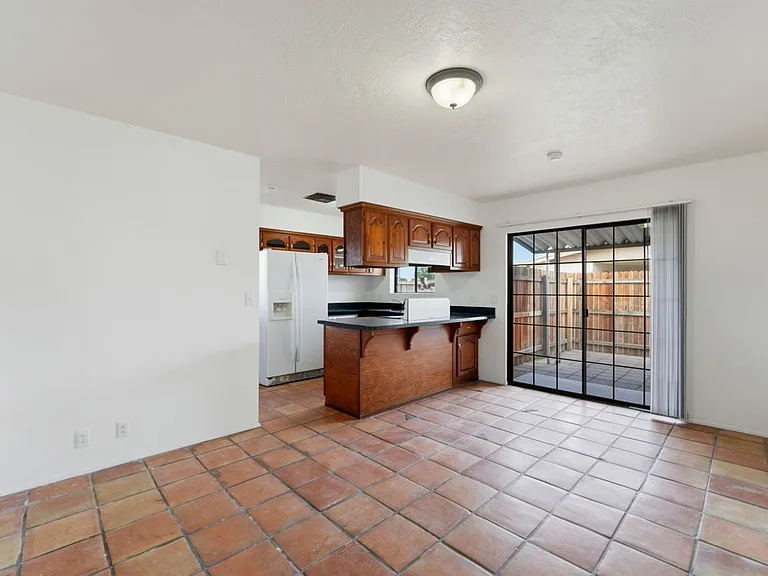 545 E Brown Rd — Photo 26