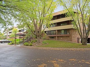 7520 Cahill Rd APT 222A, Edina, MN 55439