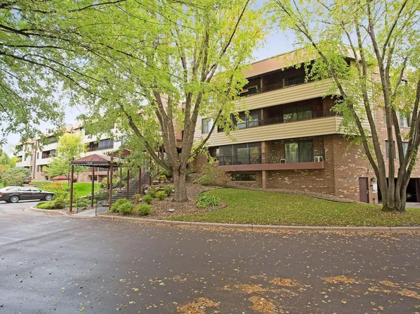 7520 Cahill Rd APT 222A, Edina, MN 55439