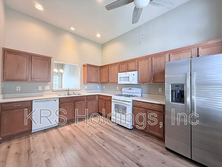 232 Honey Springs Ave — Photo 4