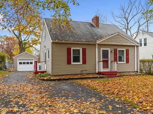 104 Homewood Dr, Fayetteville, NY 13066