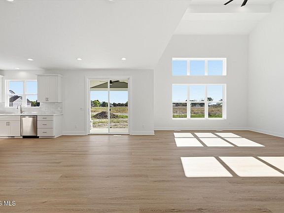 5th image of 110 Kinloch Dr