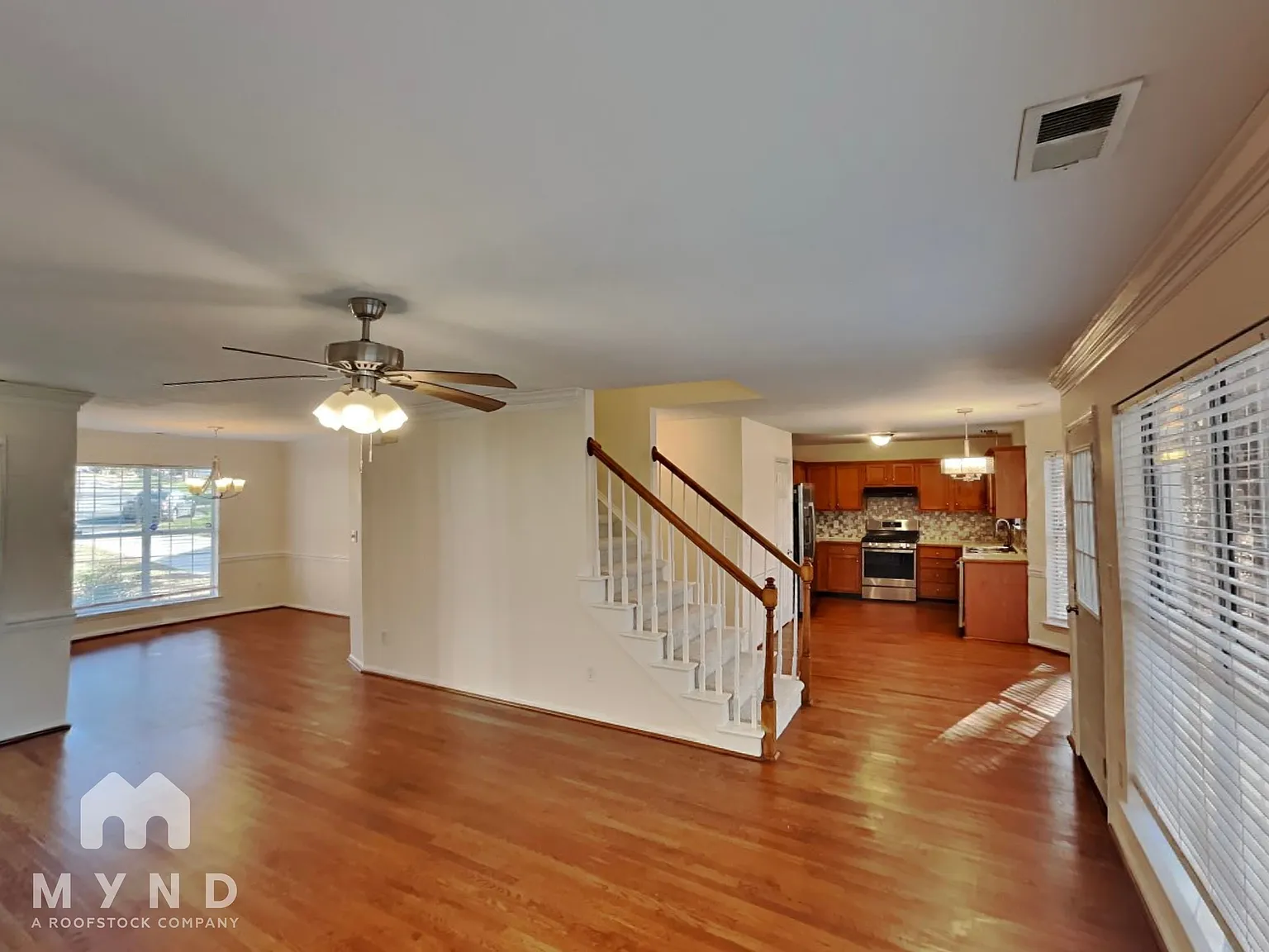 4 bed, 2.5 bath, 1974 sqft, $2,235 — Photo 3
