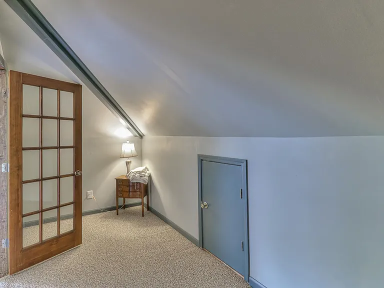 Small private study- could be office, bedroom, reading room.