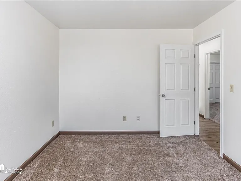 876 N Wesglenn Cir — Photo 17