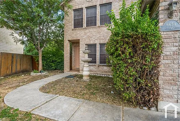 3 bed, 1736 sqft, $2,200 — Photo 3