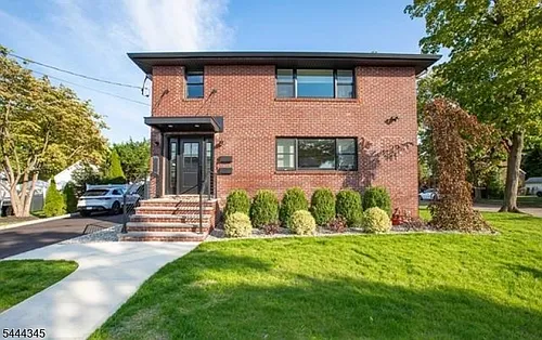 99 Baldwin Pl Photo 1
