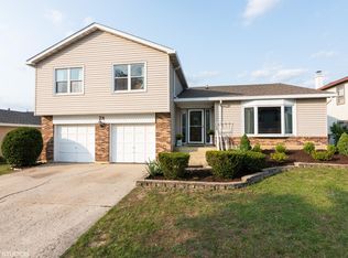 28 Brian Dr, Glendale Heights, IL 60139