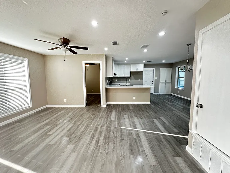 8426 Glen Ct — Photo 19