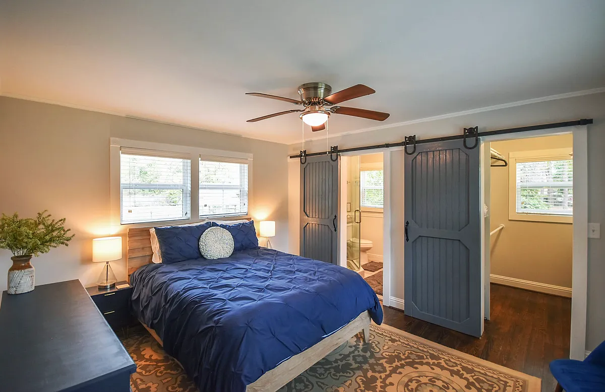 Primary bedroom with ensuite bathroom and walk-in closet - 1490 N Ridge St