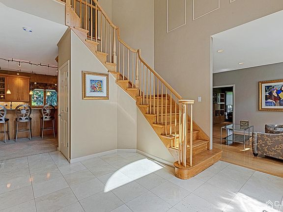 5th image of 41 Buckingham Dr