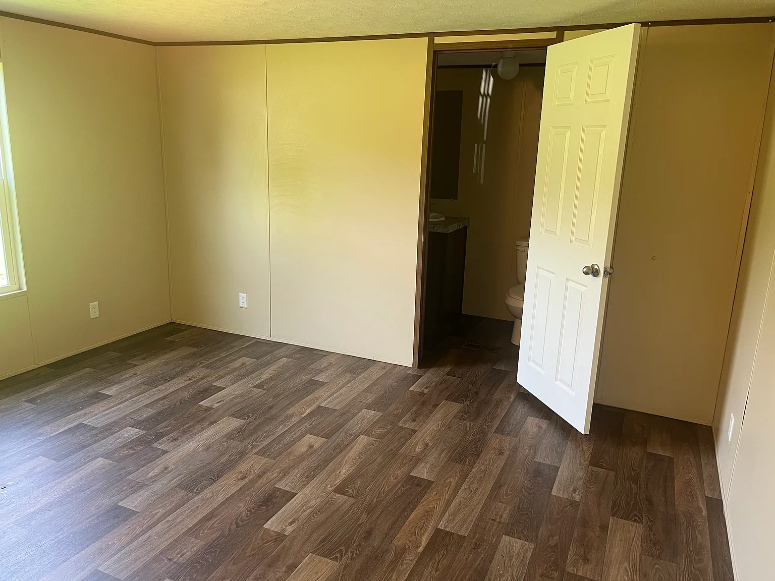 2 bed, 1100 sqft, $800 — Photo 3