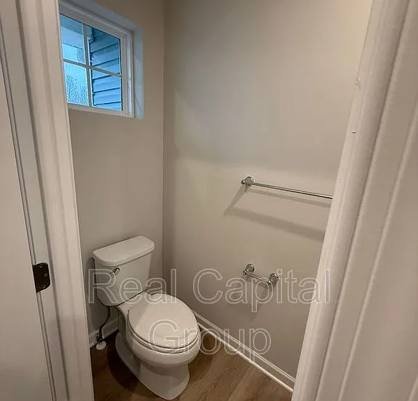 106 South Dr — Photo 4