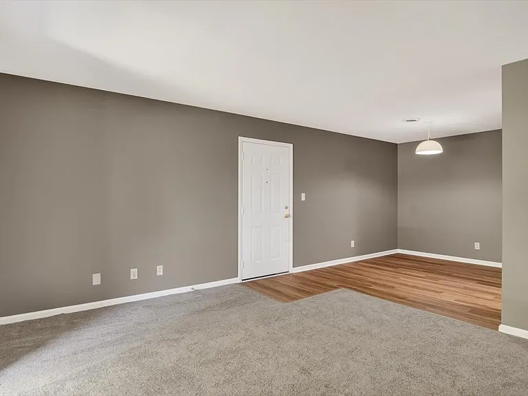 1630 Oxford Rd #F — Photo 5