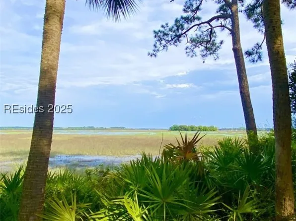 69 Peninsula Dr, Hilton Head Island, SC 29926