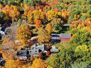 2 Old Stone Xing, West Simsbury, CT 06092