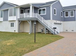 11 Kay Rd, Amityville, NY 11701