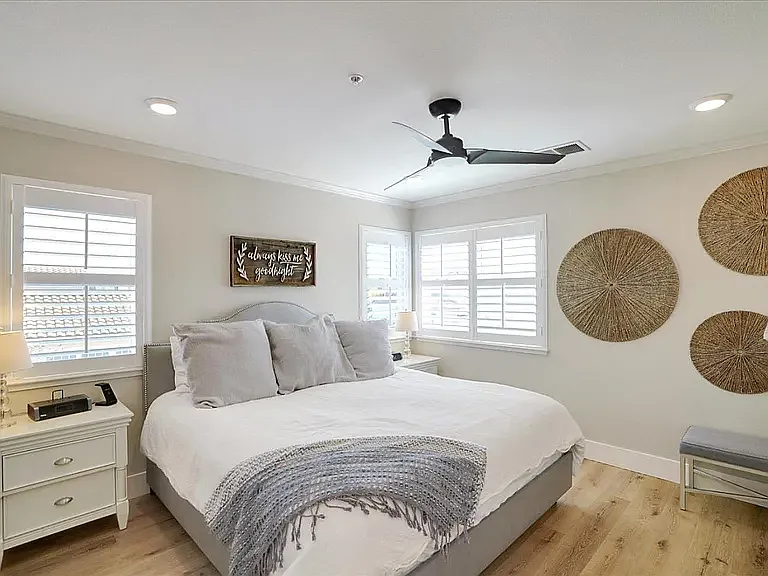 16940 Pine Way — Photo 2