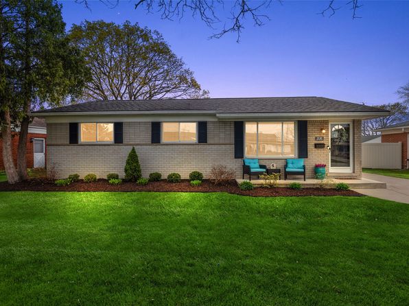 2130 Hempstead Dr, Troy, MI 48083