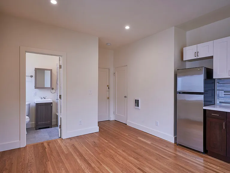 2312-14 Ellsworth Street — Photo 11
