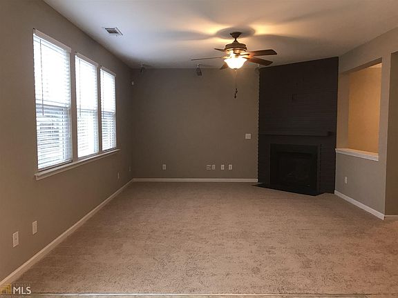 5th image of 6131 Sparkling Cove Ln