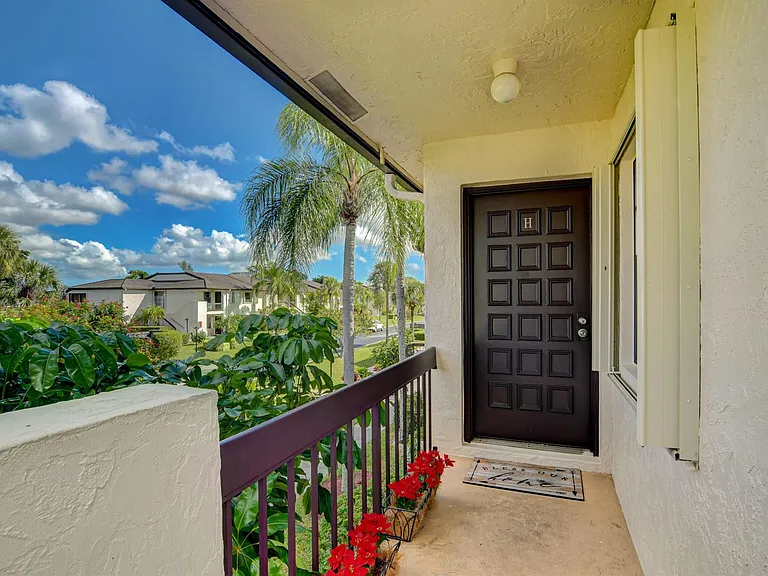 7911 Eastlake Dr #H — Photo 10
