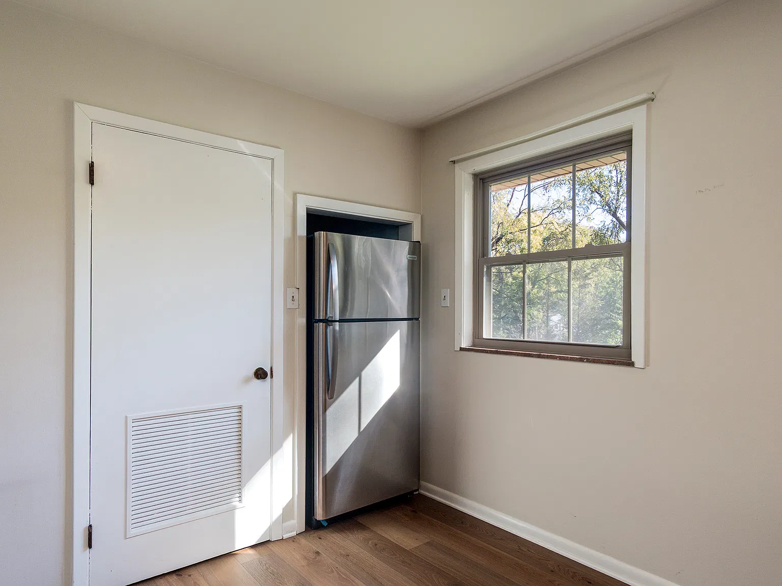 2 bed, 1000 sqft, $1,375 — Photo 3