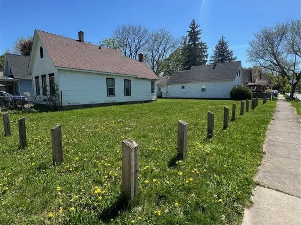 57 Bartlett St, Rochester, NY 14608