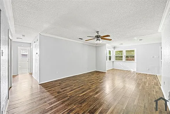 3 bed, 1800 sqft, $2,350 — Photo 4
