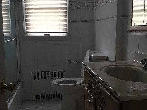 5th image of 250 Lenox Pl