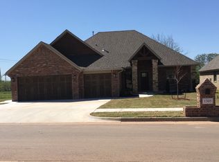 1305 Sonoma Lakes Blvd, Moore, OK 73160