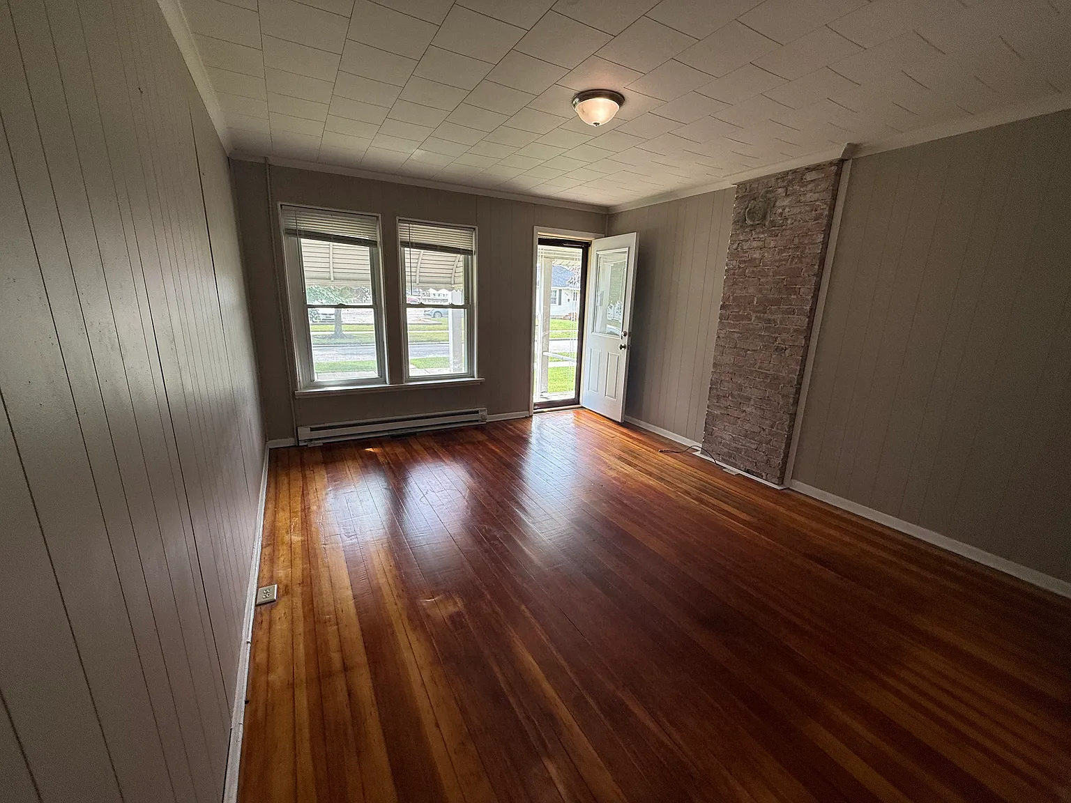 193 Maple St — Photo 3