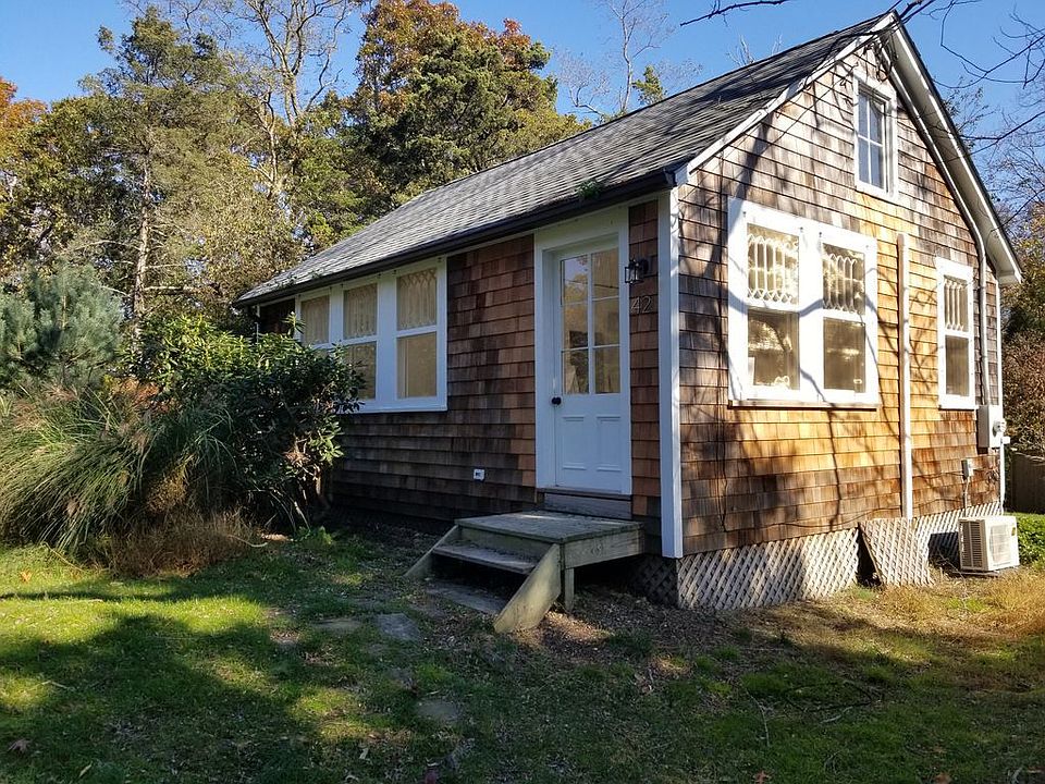 1st image of 42 Cedar Point Ln