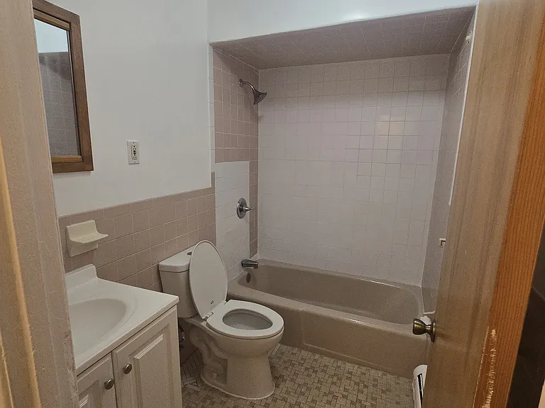 1286 E 57th St #GRD — Photo 6