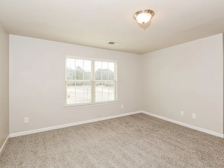 180 Chandler Trce — Photo 10