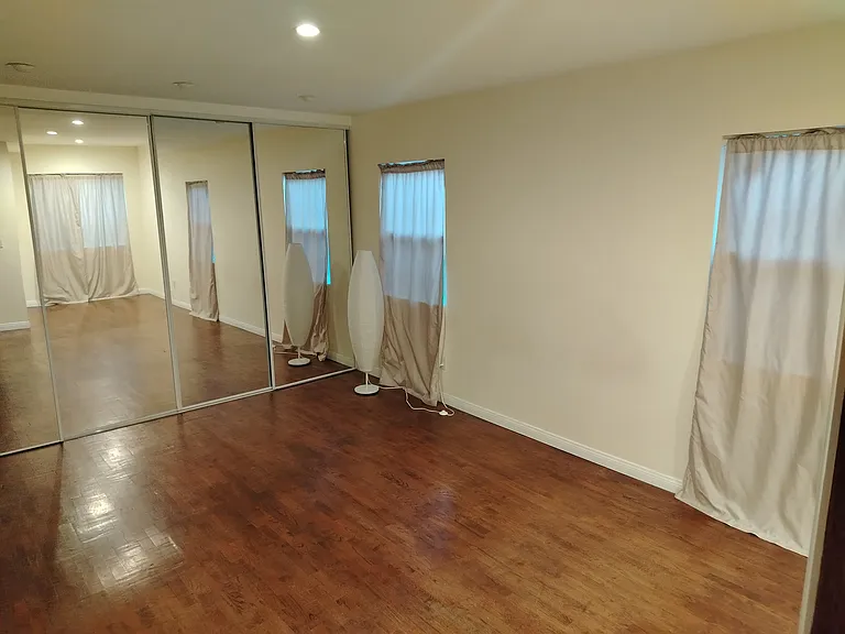 4521 Moore St — Photo 4