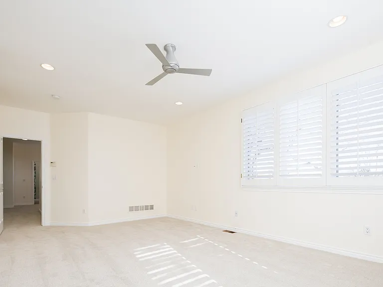 335 N Josephine St #A — Photo 43