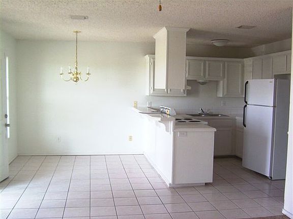Kitchen-Dinning Area