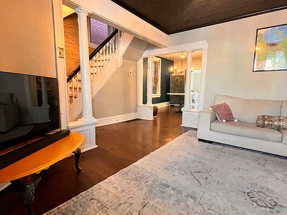 5th image of 2205 Blendon Pl