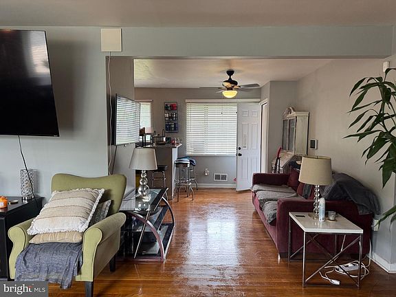 4th image of 2408 Senator Ave