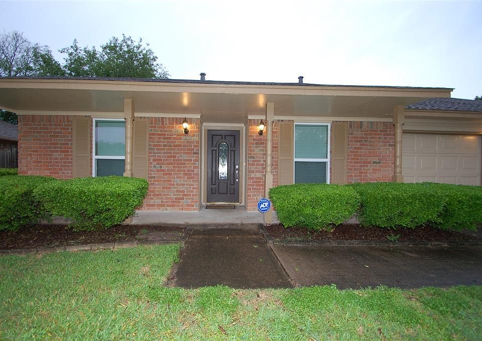 1st image of 3110 Brookhurst Ln