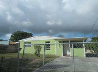 10 Sioux Ln, Lake Worth, FL 33462