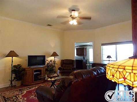 5th image of 1412 Highglen Trl
