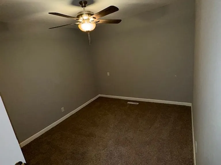 3017 E Riverside Dr — Photo 6