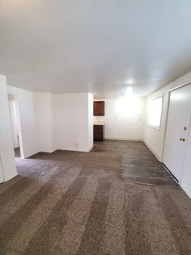 7865 Valley Rd NE — Photo 4
