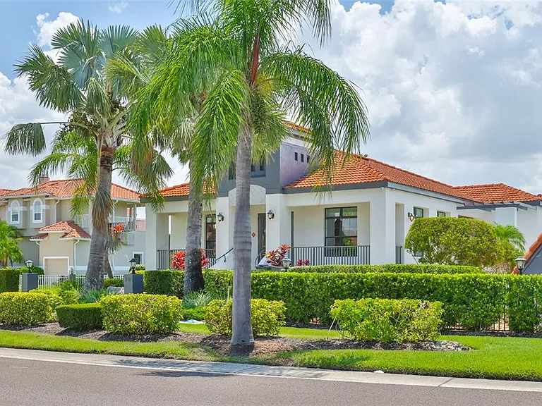 929 Symphony Isles Blvd — Photo 55