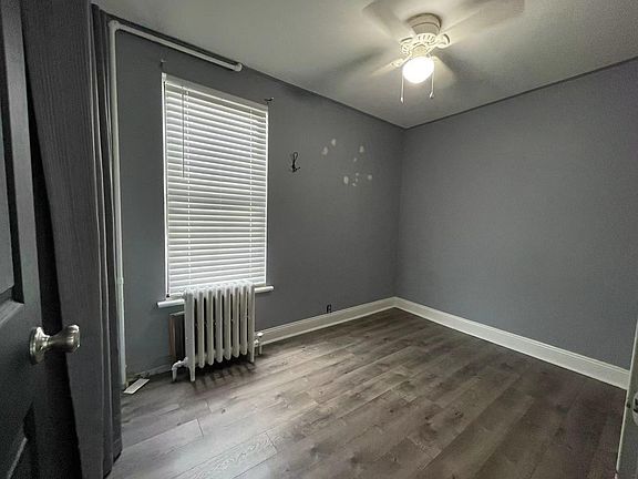 4th image of 82 De Hart Ave #1